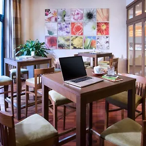 **** Hotel Lindner Am Michel, Part Of Jdv By Hyatt Duitsland